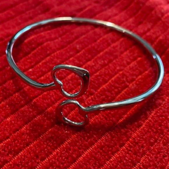 New * STERLING SILVER adjustable open BANGLE BRACELET * HEARTS on the ends - Picture 3 of 5